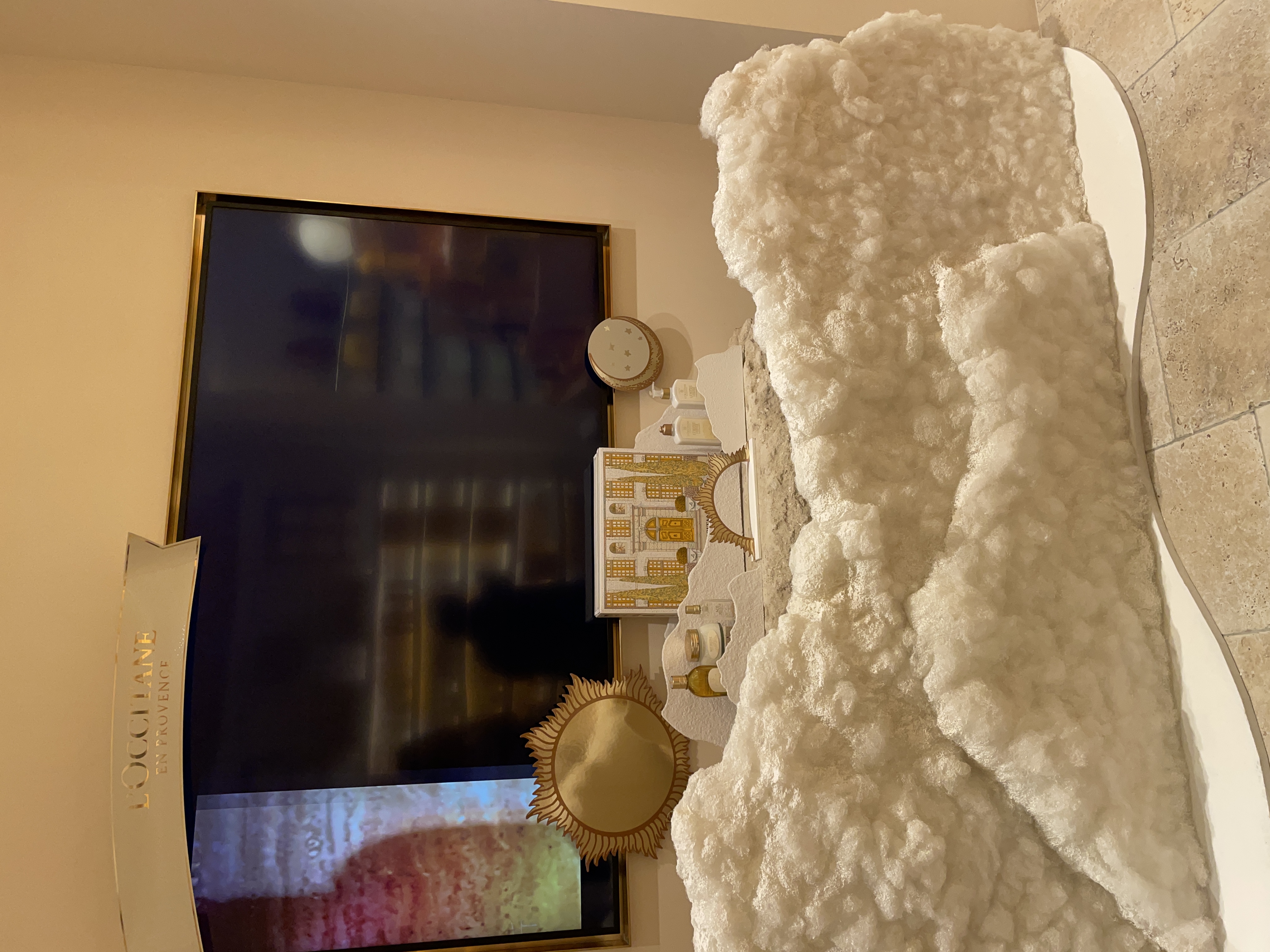 Cloud screen installation