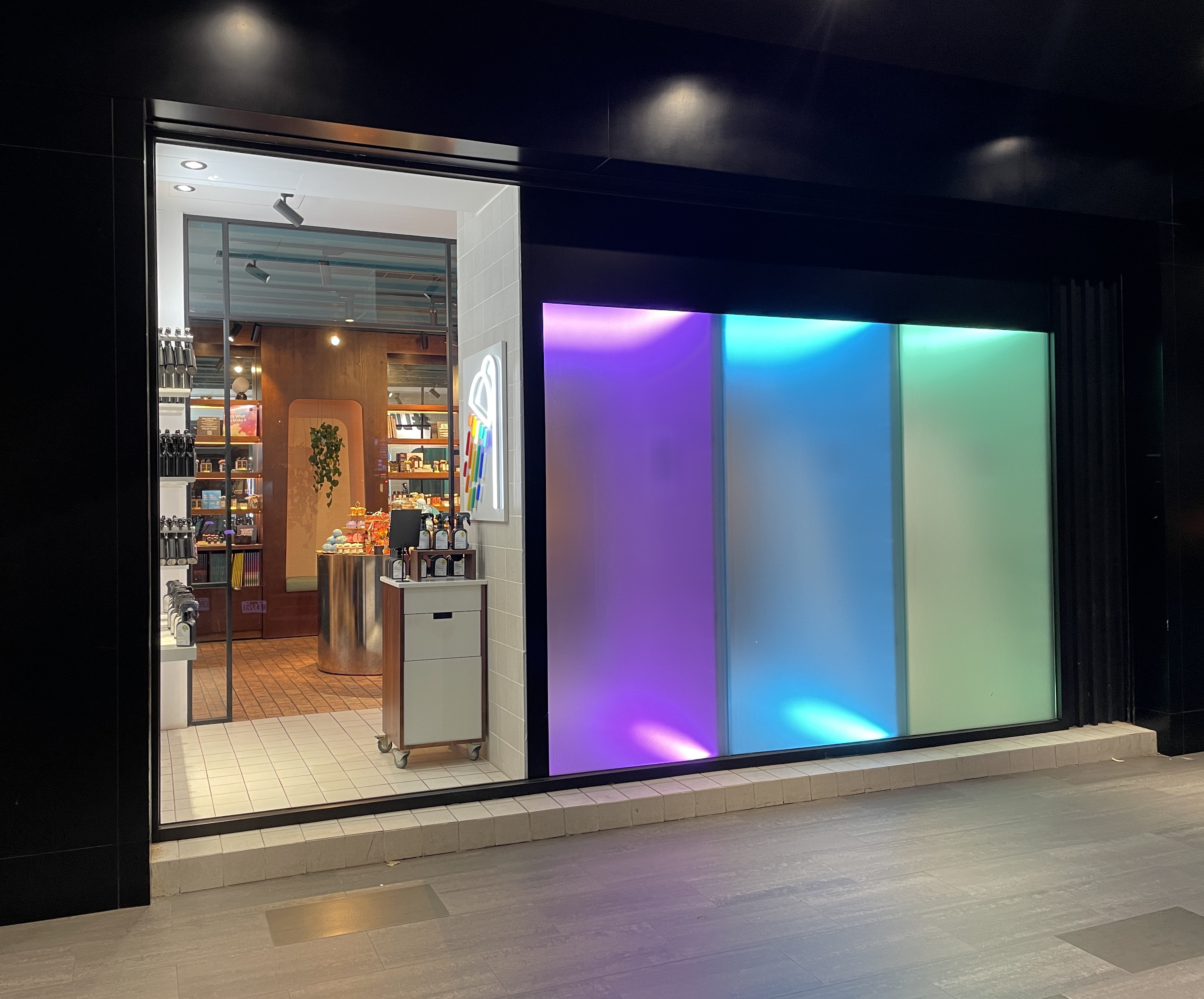 Exterior color window