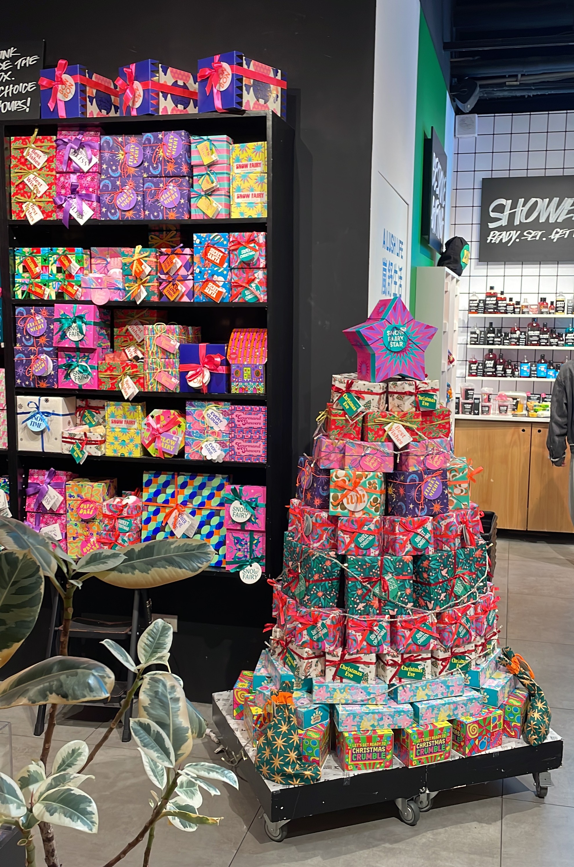 Gifting tower