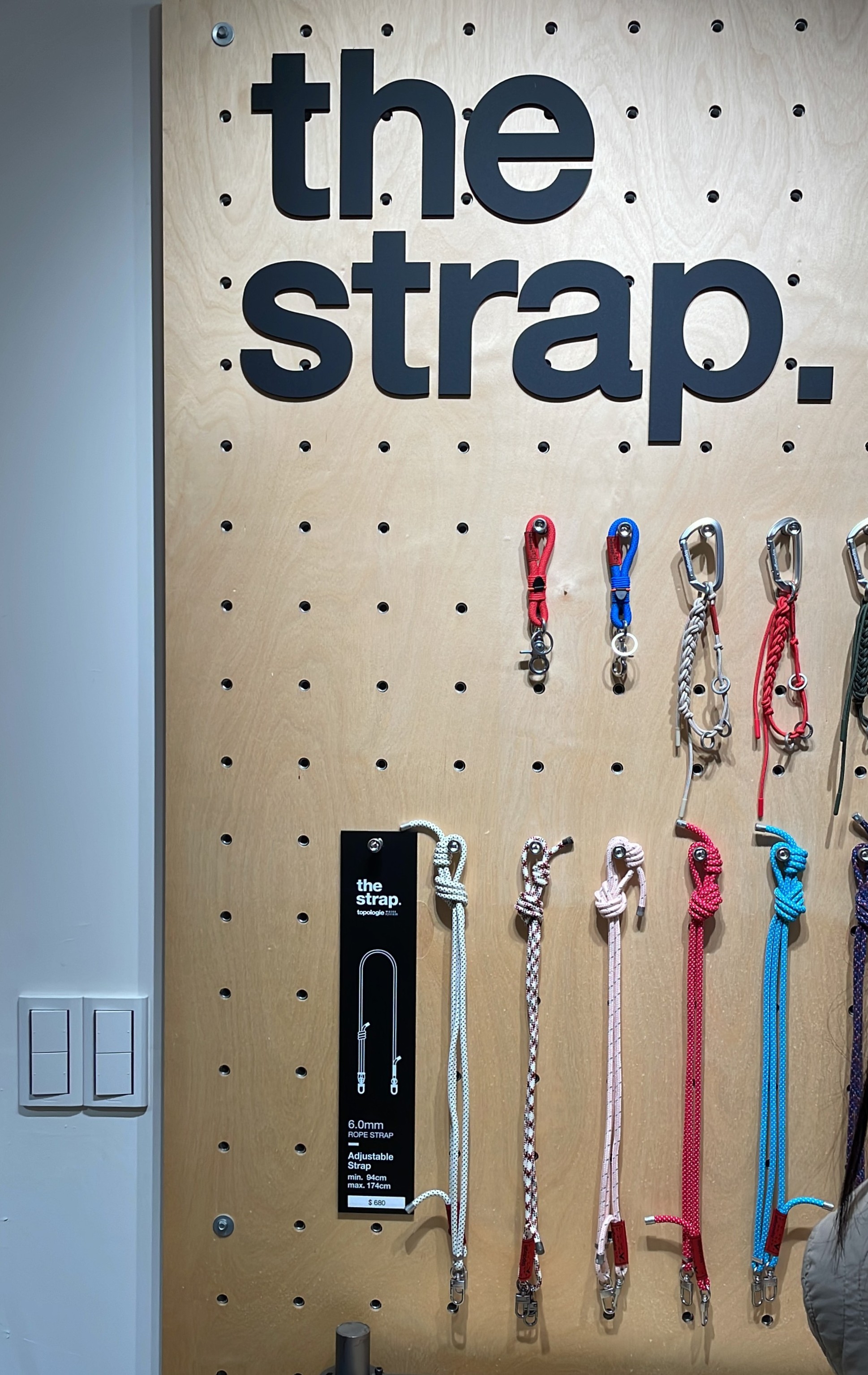 Strap display